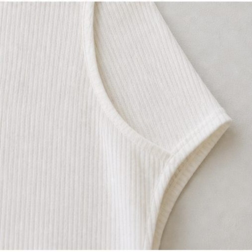 Ivory Ruffle Blouse - Picture 5 of 6